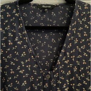 Madewell XS. Navy blue midi dress with front buttons and pockets.